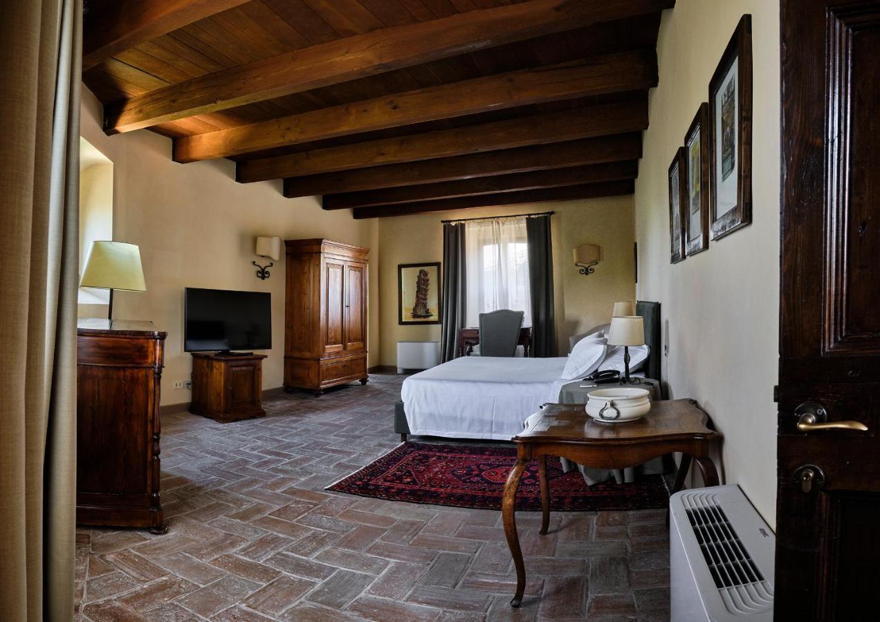 Palazzo Viviani Castello Di Montegridolfo Hotel Kültér fotó