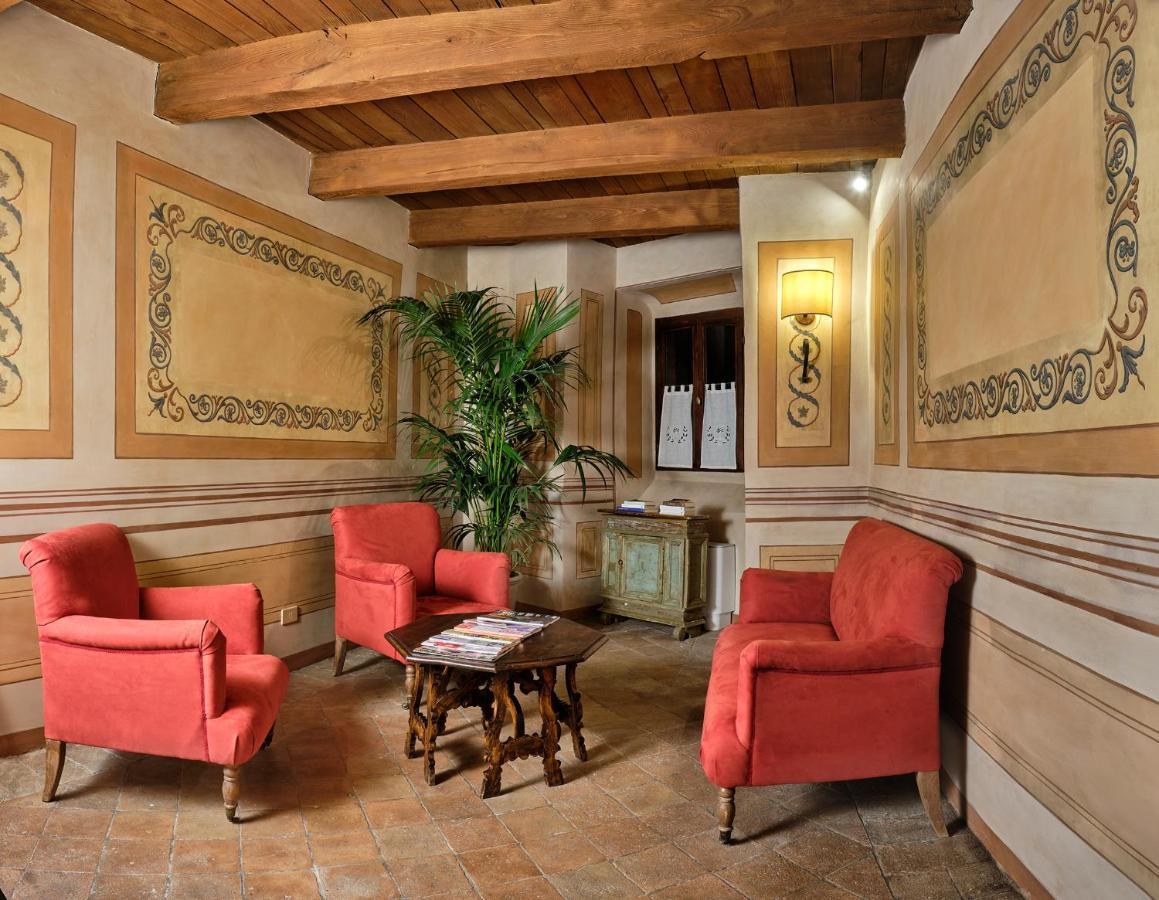 Palazzo Viviani Castello Di Montegridolfo Hotel Kültér fotó