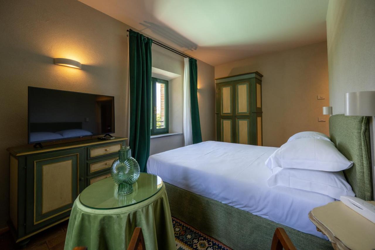 Palazzo Viviani Castello Di Montegridolfo Hotel Kültér fotó
