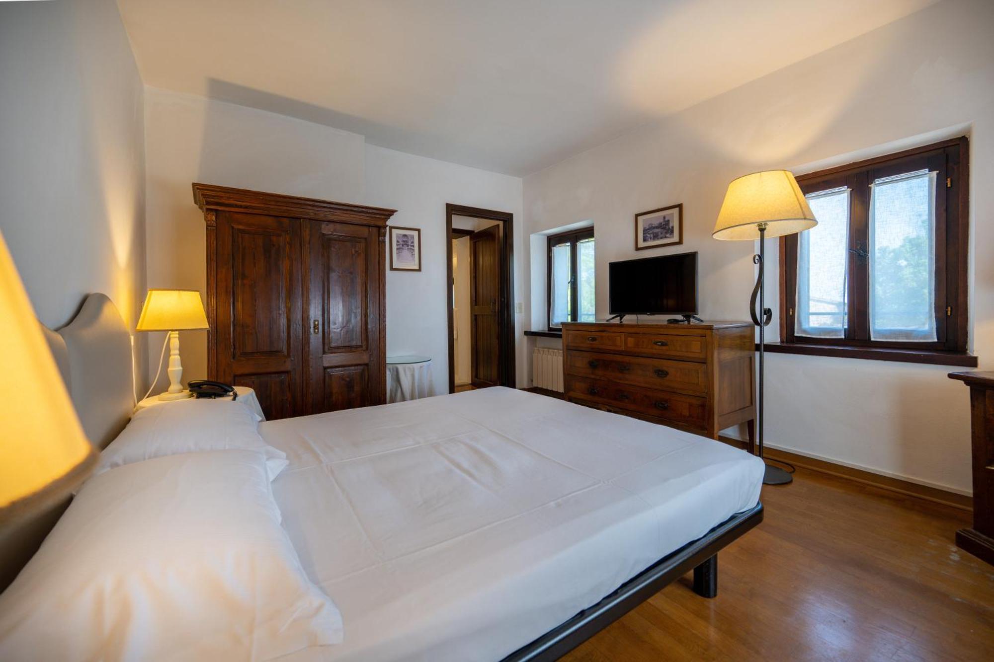 Palazzo Viviani Castello Di Montegridolfo Hotel Szoba fotó