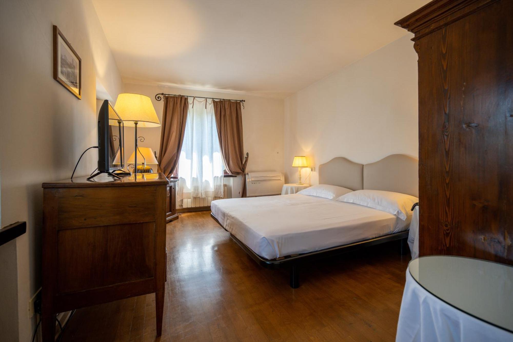 Palazzo Viviani Castello Di Montegridolfo Hotel Szoba fotó