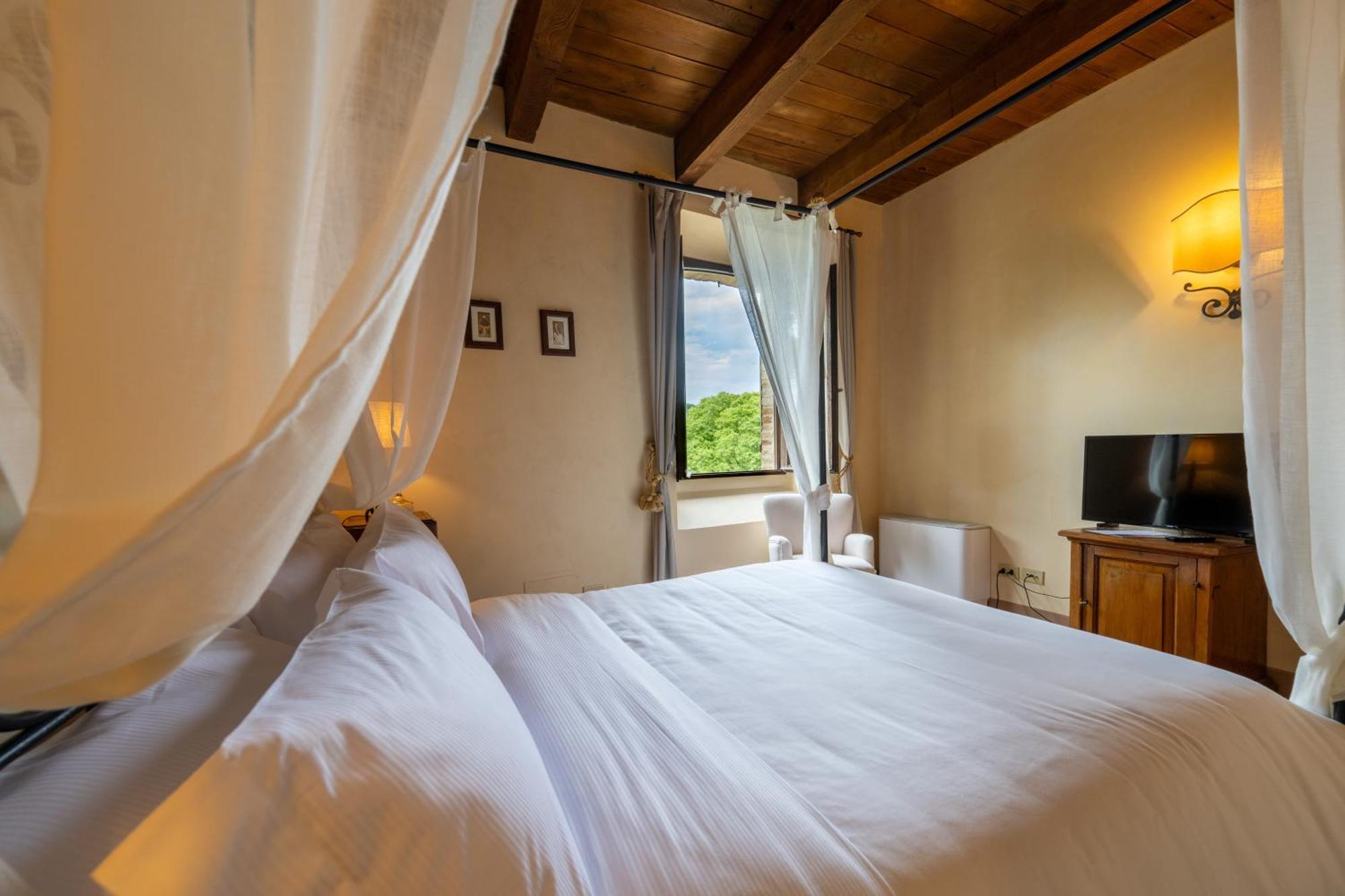 Palazzo Viviani Castello Di Montegridolfo Hotel Kültér fotó